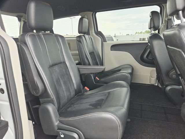Used 2018 Dodge Grand Caravan SXT FWD image 13
