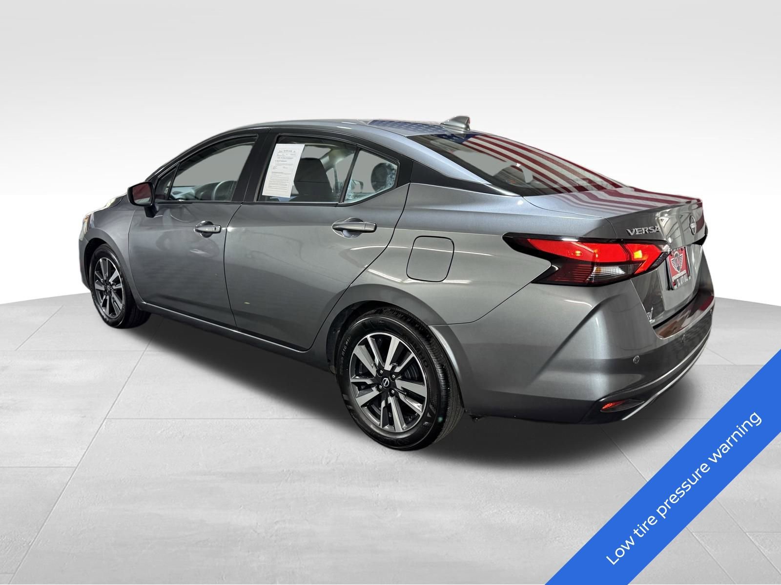 Used 2025 Nissan Versa SV image 6