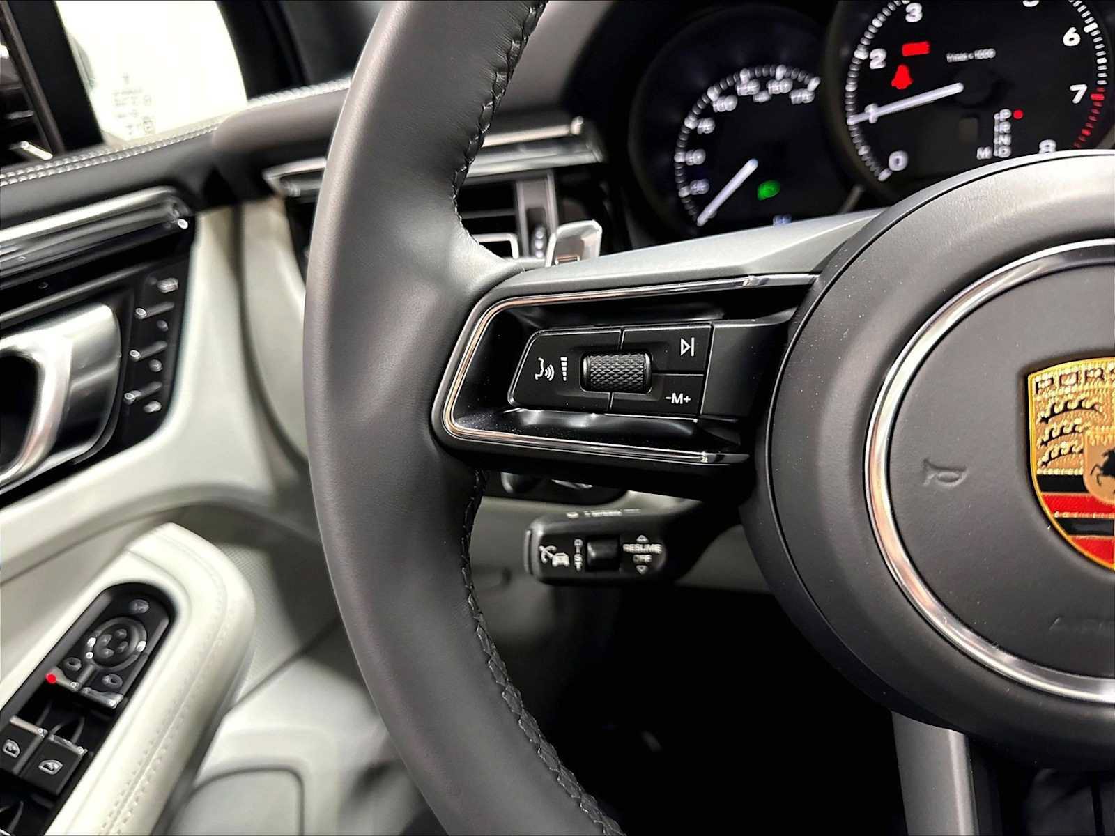 New 2026 Porsche Macan AWD/4WD image 19