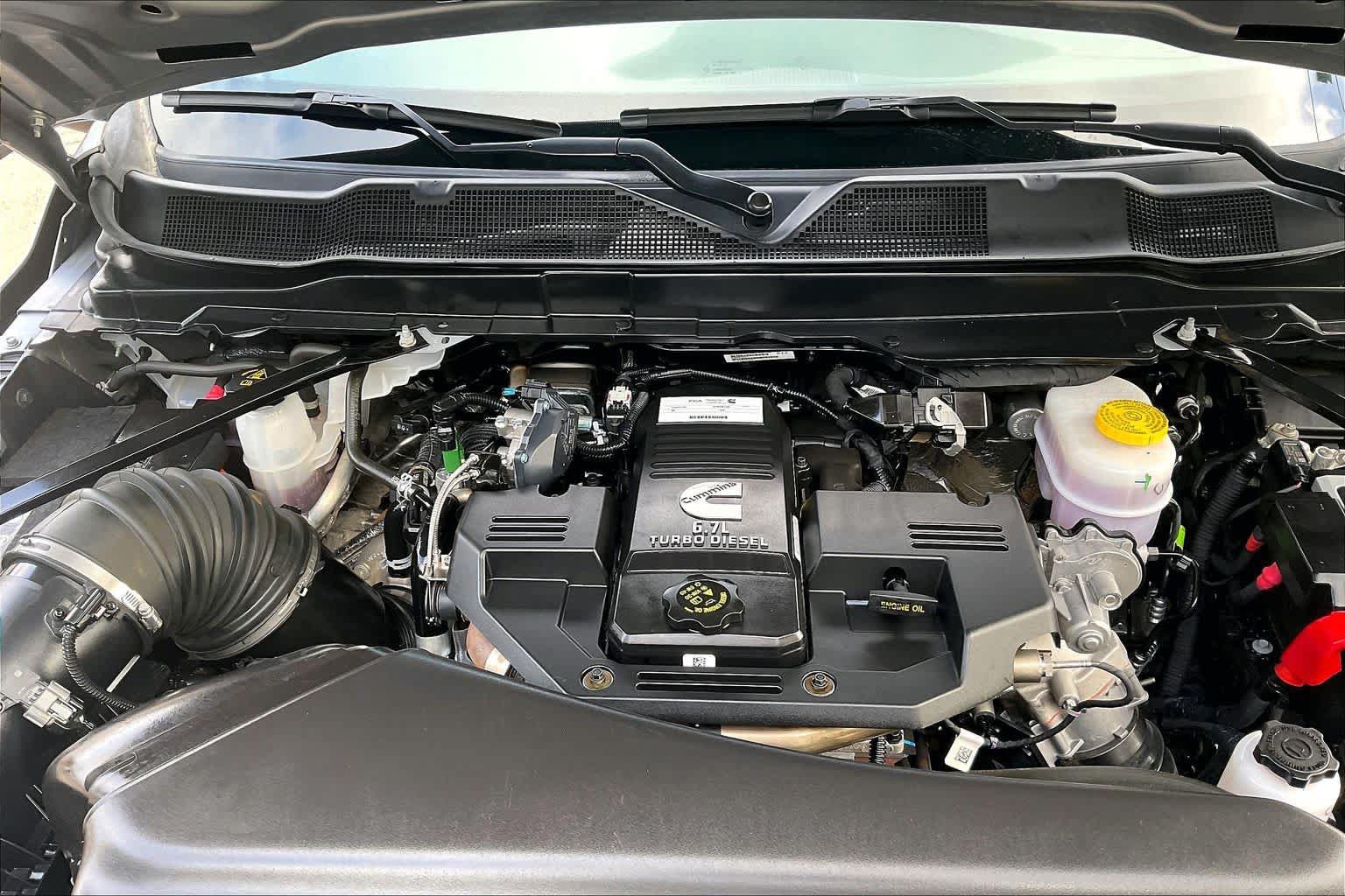 Used 2024 RAM 2500 Laramie AWD/4WD image 32
