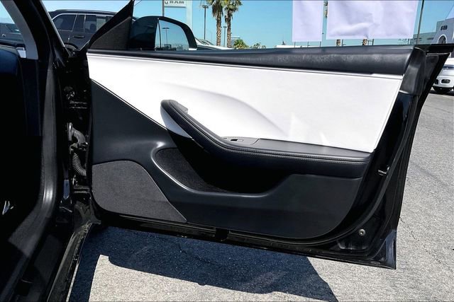 Used 2025 Tesla Model 3 Long Range RWD image 23