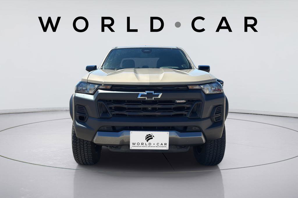 Used 2023 Chevrolet Colorado Trail Boss w/ Technology Package AWD/4WD image 9