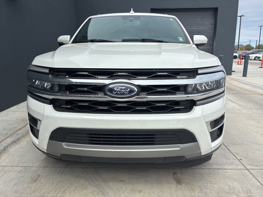 Used 2024 Ford Expedition Limited image 2