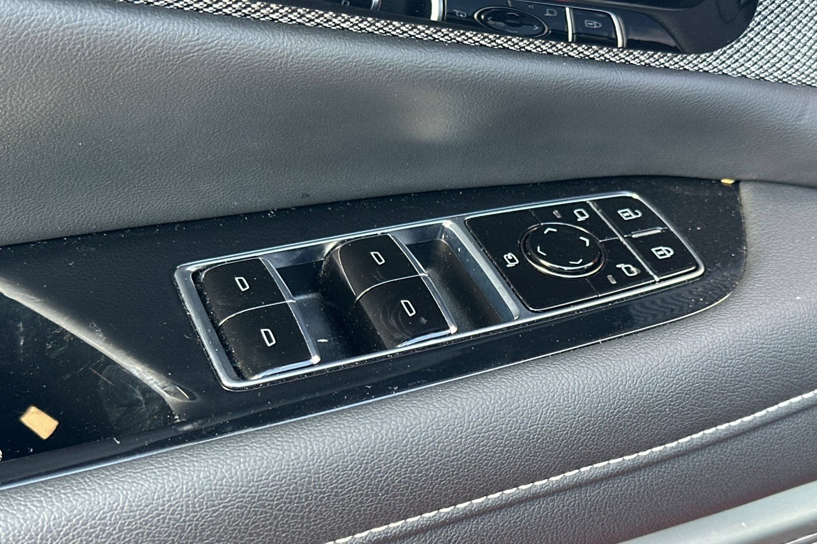 Certified 2025 Cadillac Optiq Sport 2 AWD/4WD image 12