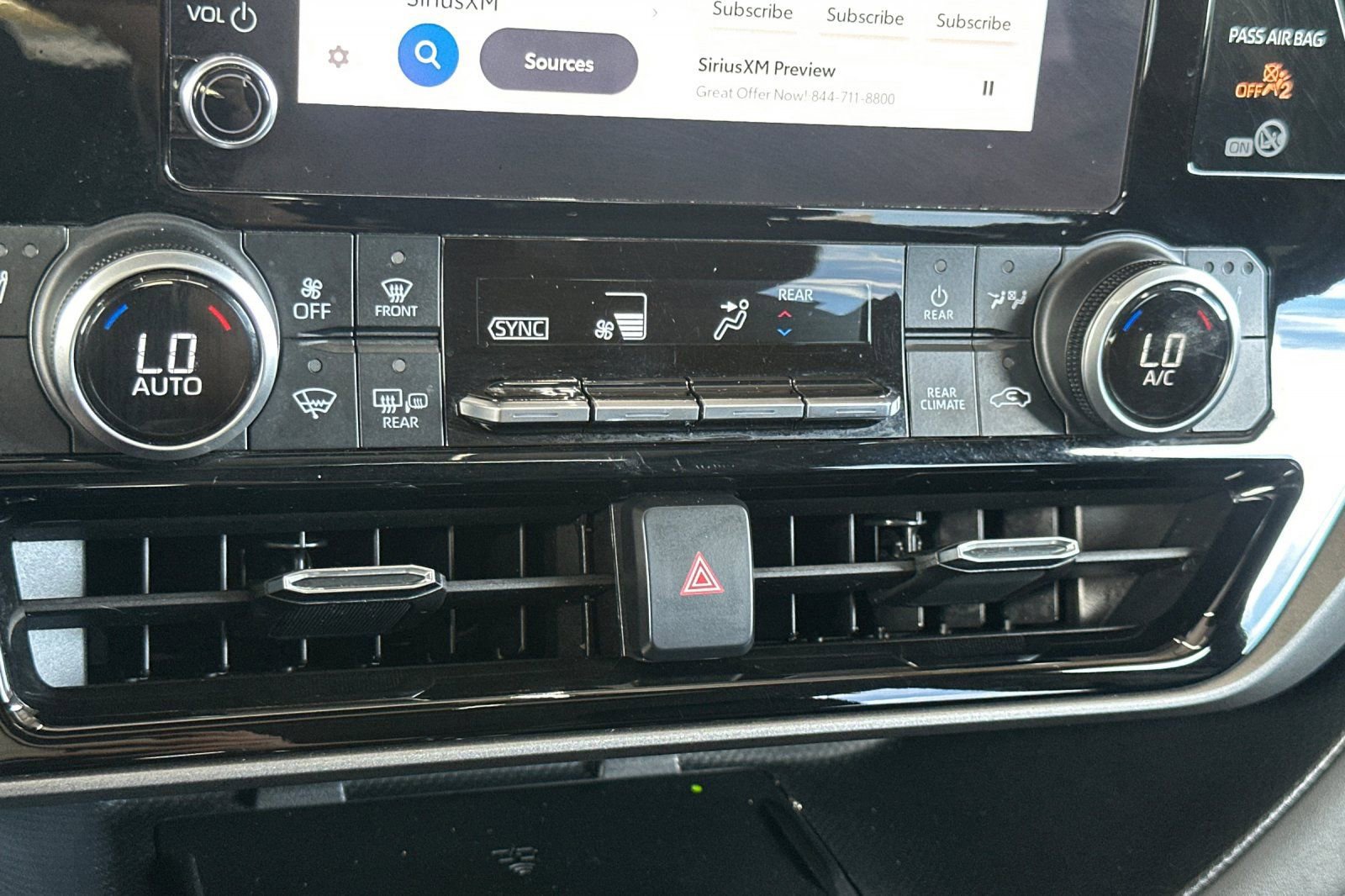 Used 2023 Toyota Highlander XLE image 24