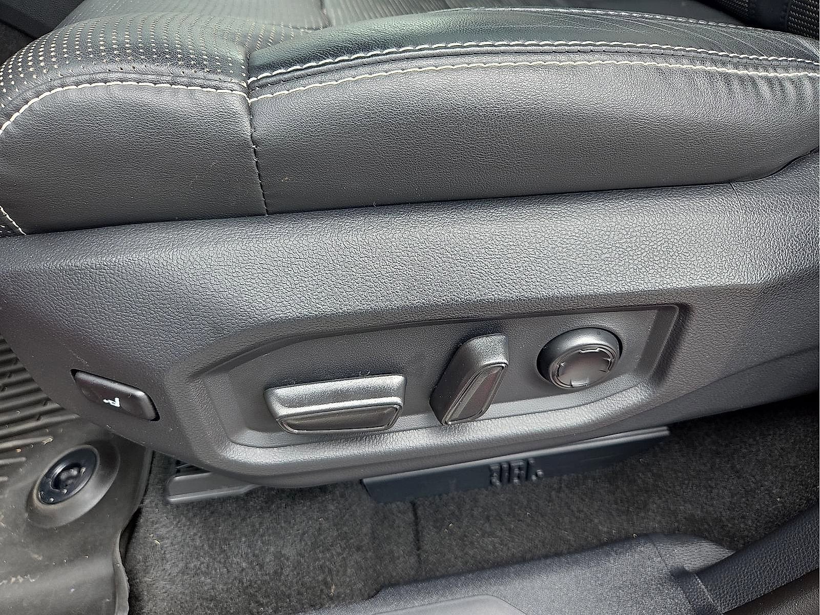 Used 2024 Toyota Tundra Capstone AWD/4WD image 14