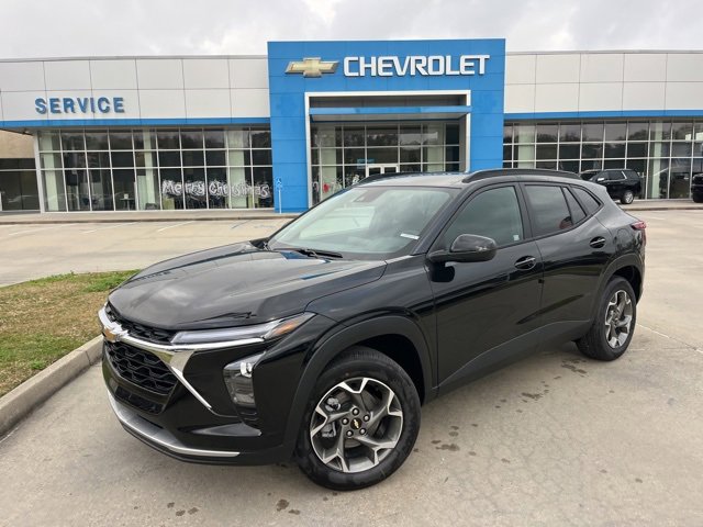 New 2026 Chevrolet Trax LT w/ Driver Confidence Package image 2