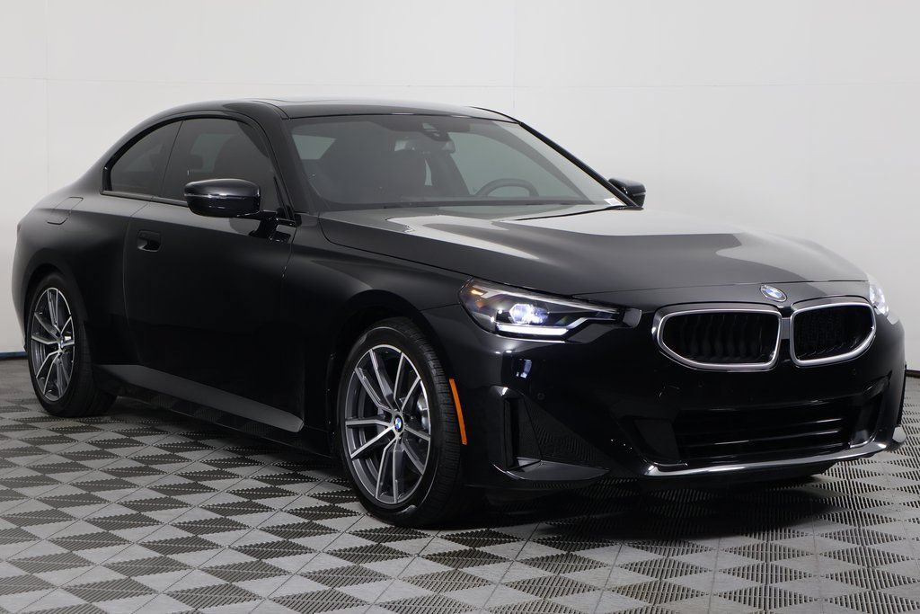 Certified 2026 BMW 230i Coupe w/ Convenience Package RWD image 3