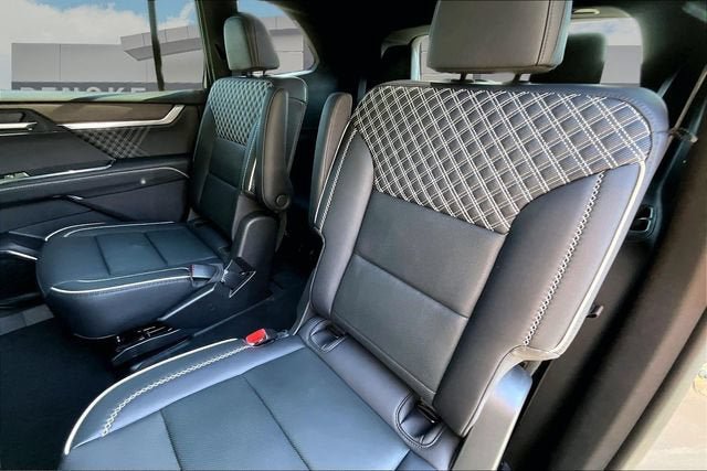 Certified 2025 GMC Acadia Denali w/ Super Cruise Package AWD/4WD image 26