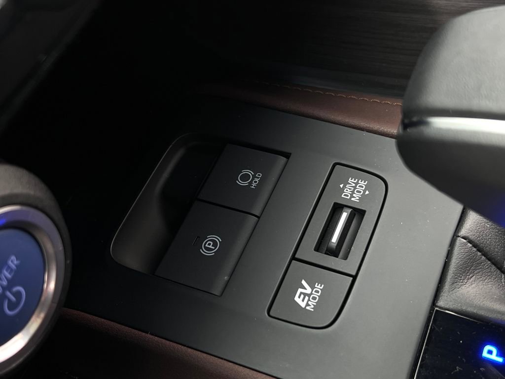 Used 2022 Toyota Venza Limited w/ Advanced Technology Package image 23