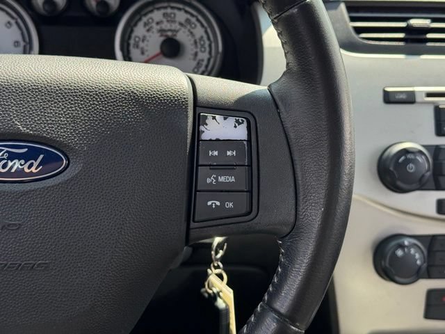 Used 2011 Ford Focus SEL FWD image 22