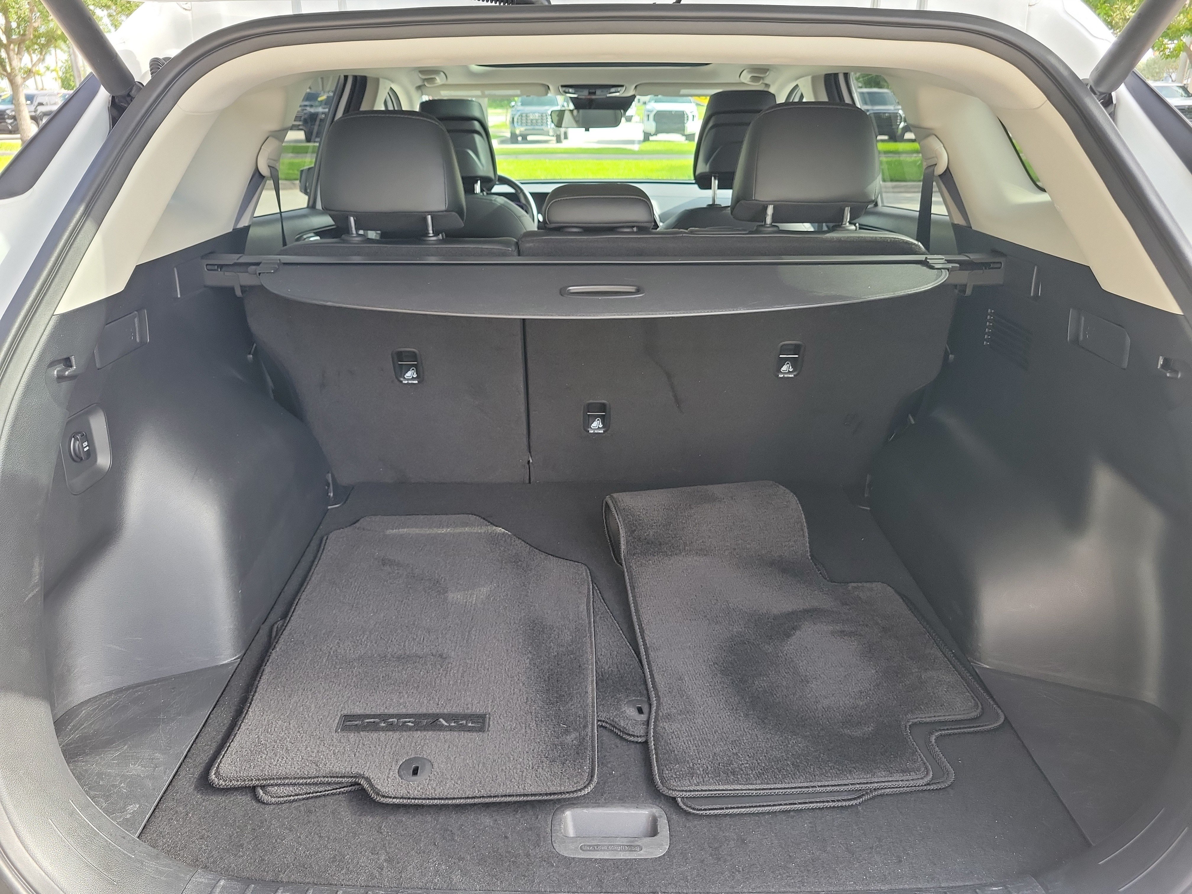 Used 2025 Kia Sportage EX w/ Premium Package FWD image 11