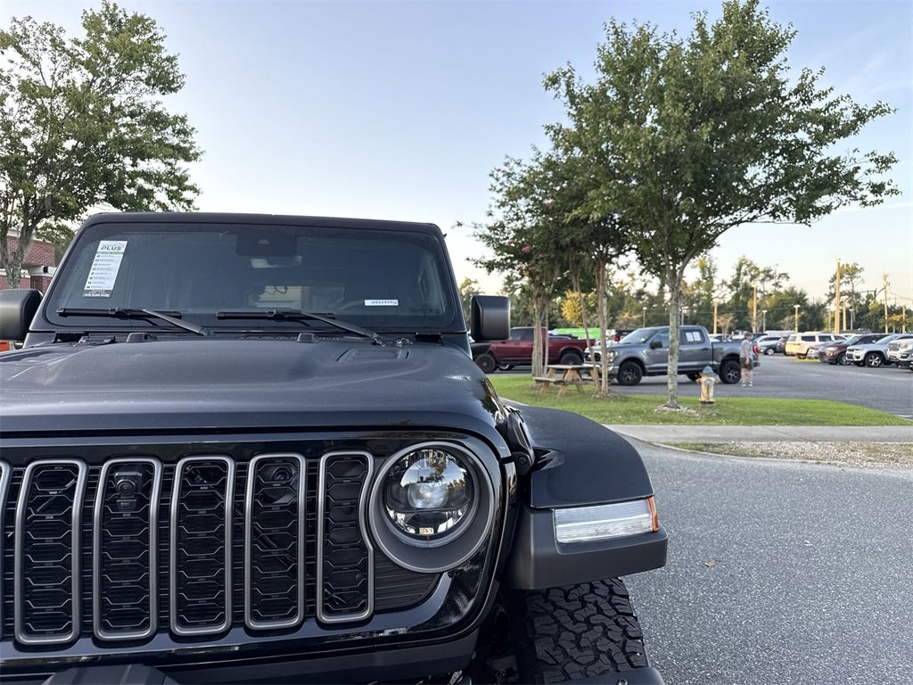 New 2025 Jeep Wrangler Unlimited Rubicon w/ Steel Bumper Group image 9