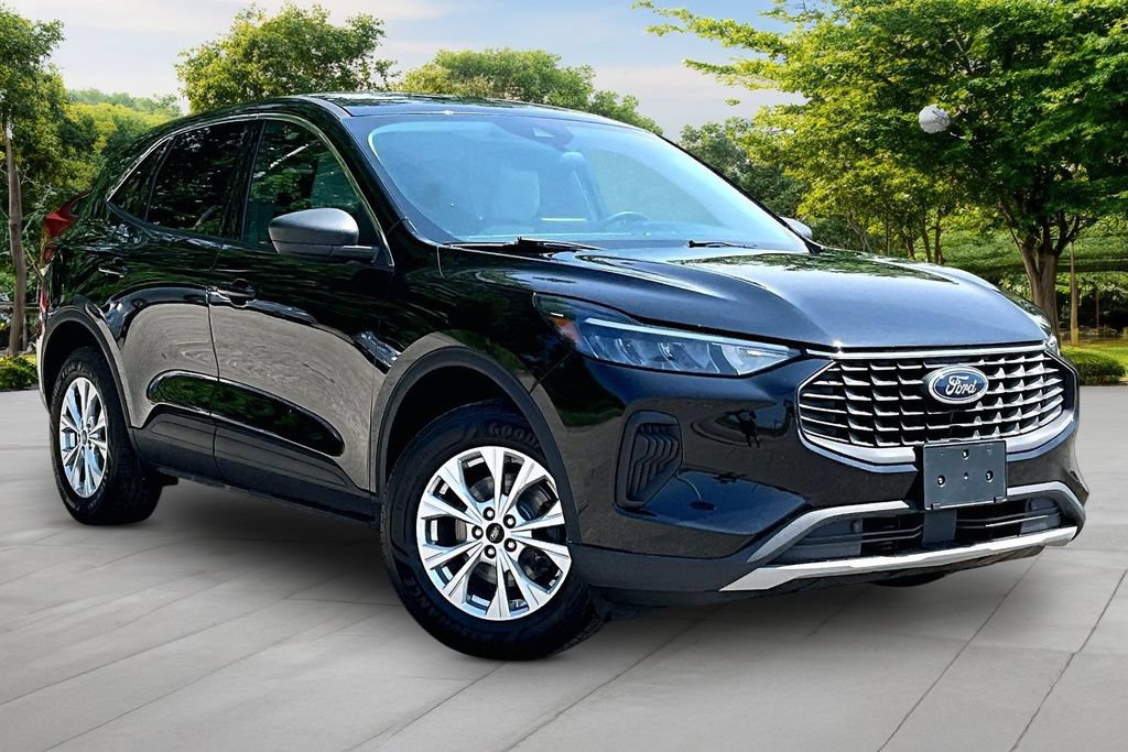Used 2023 Ford Escape Active AWD/4WD image 1
