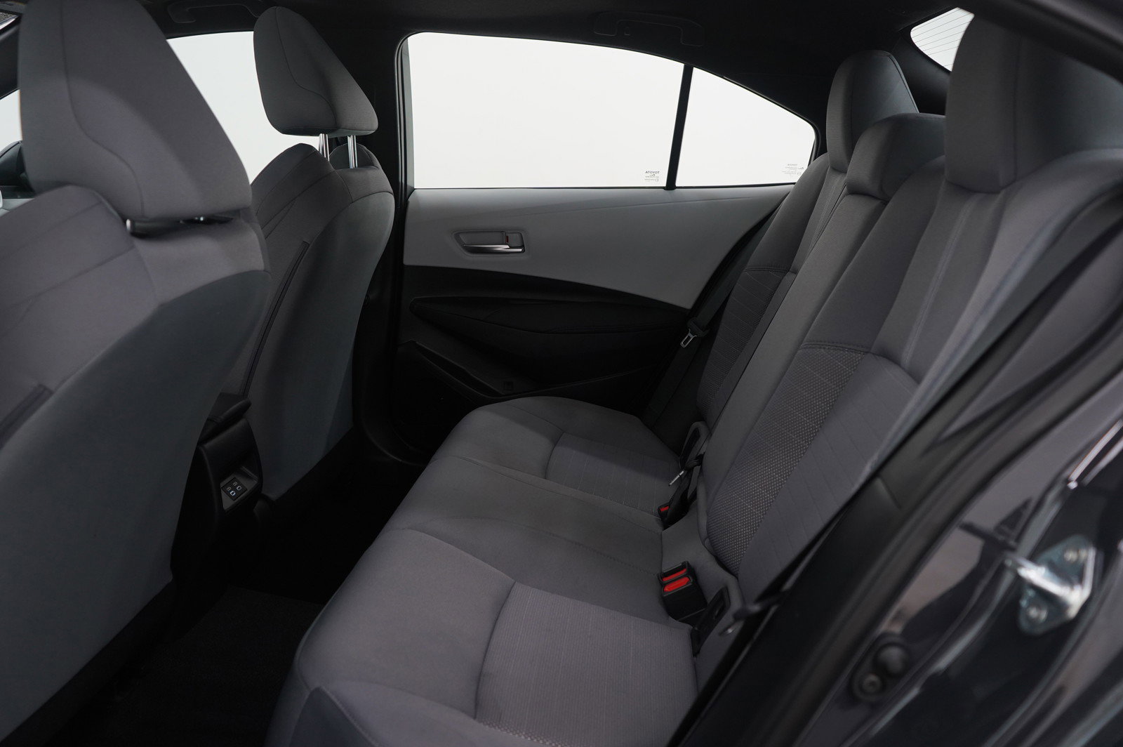 Used 2025 Toyota Corolla SE image 16