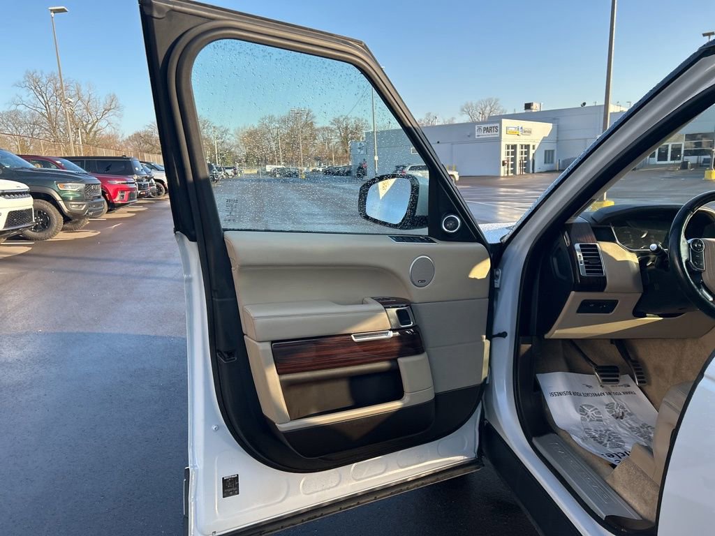 Used 2015 Land Rover Range Rover Supercharged AWD/4WD image 14