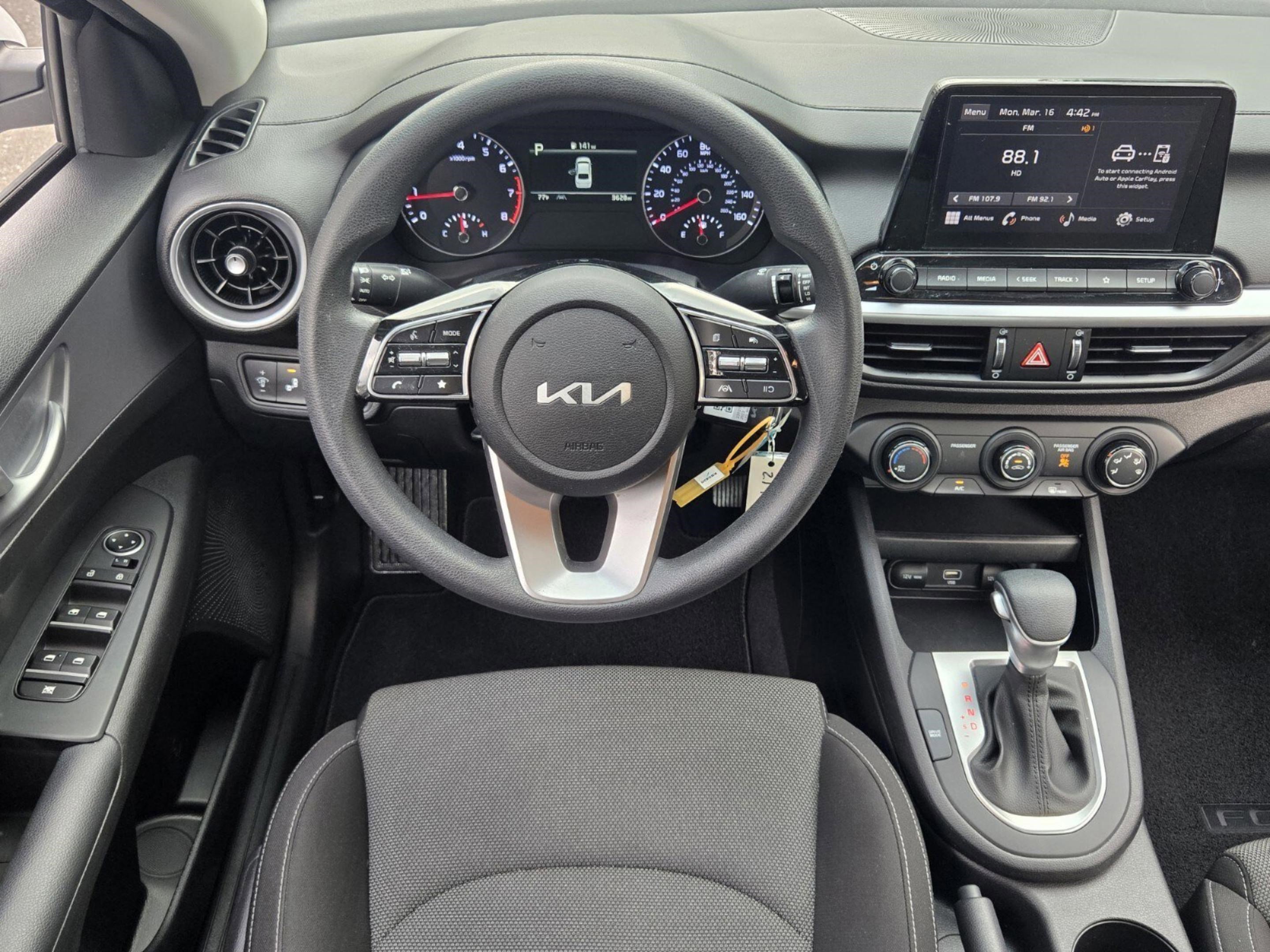 Used 2023 Kia Forte LXS w/ LXS Technology Package image 32