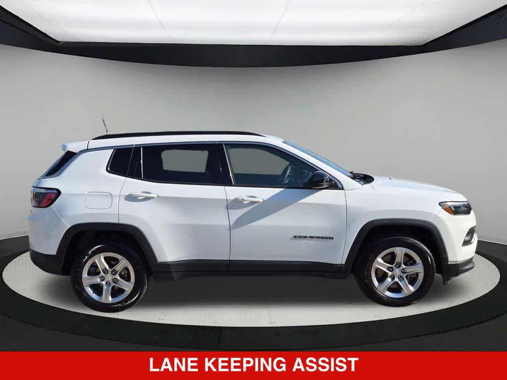 Used 2024 Jeep Compass Latitude AWD/4WD image 8