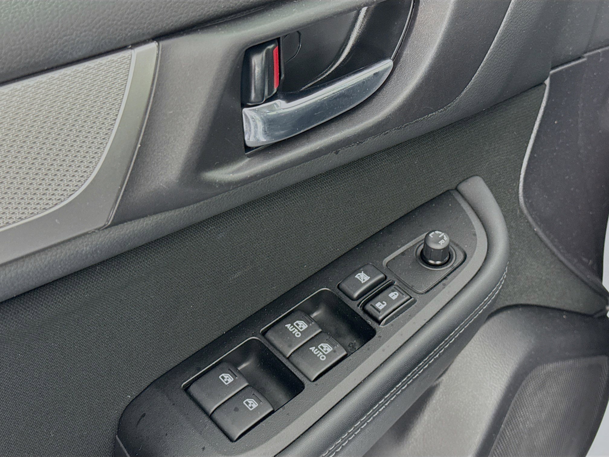 Used 2018 Subaru Outback 2.5i Premium image 17