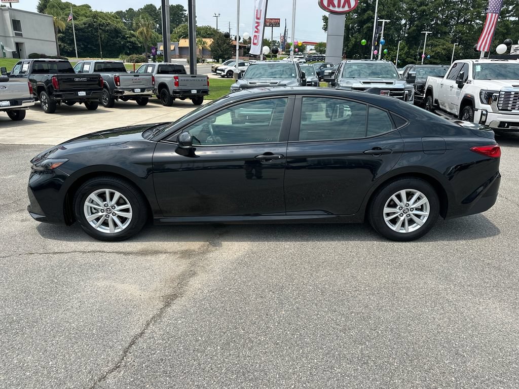 Used 2025 Toyota Camry LE AWD/4WD image 4
