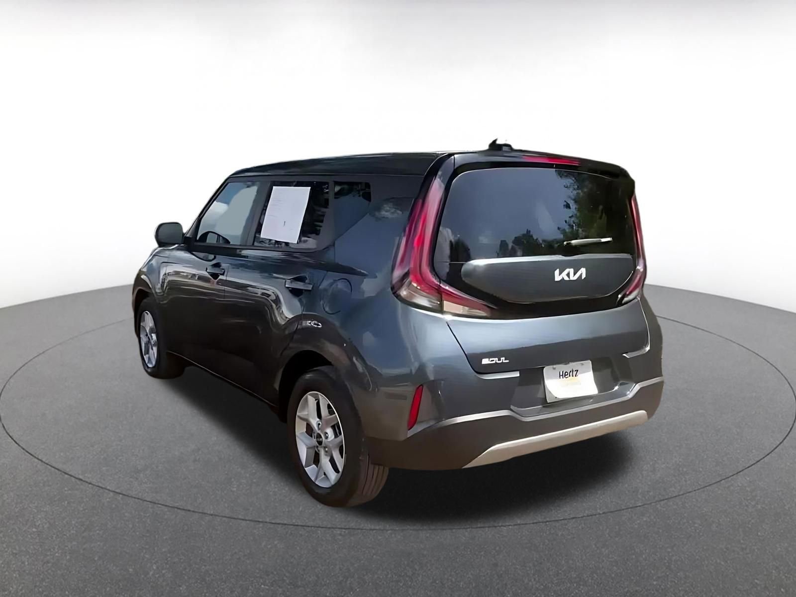 Used 2025 Kia Soul LX w/ LX Technology Package FWD image 11