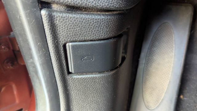 Used 2012 MINI Cooper Convertible FWD image 36
