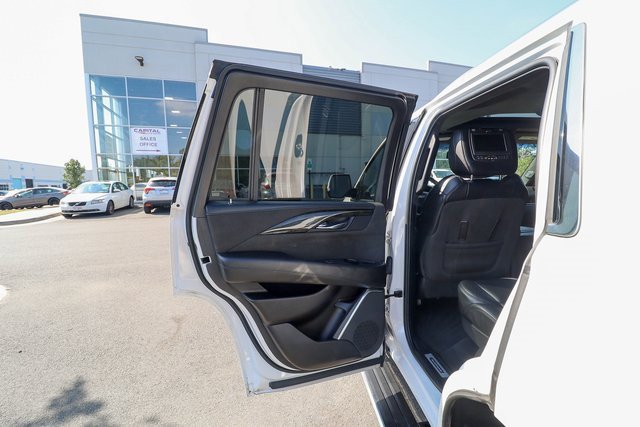 Used 2016 Cadillac Escalade Platinum image 37