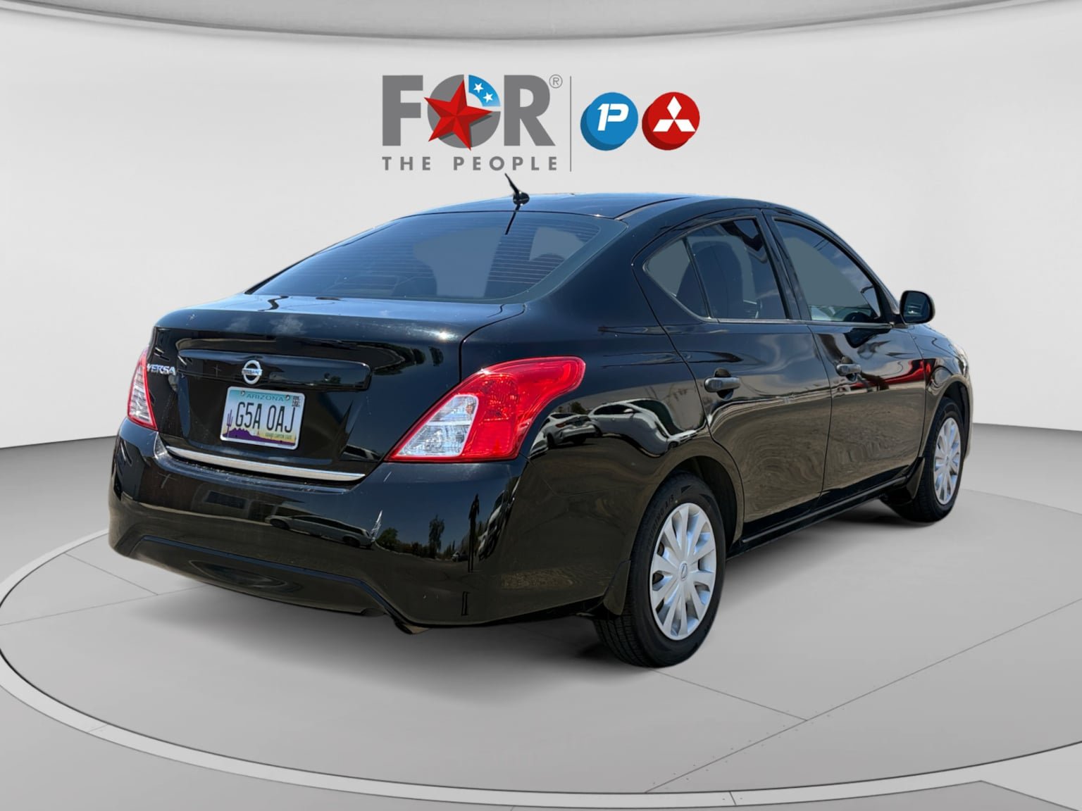Used 2015 Nissan Versa S FWD image 5