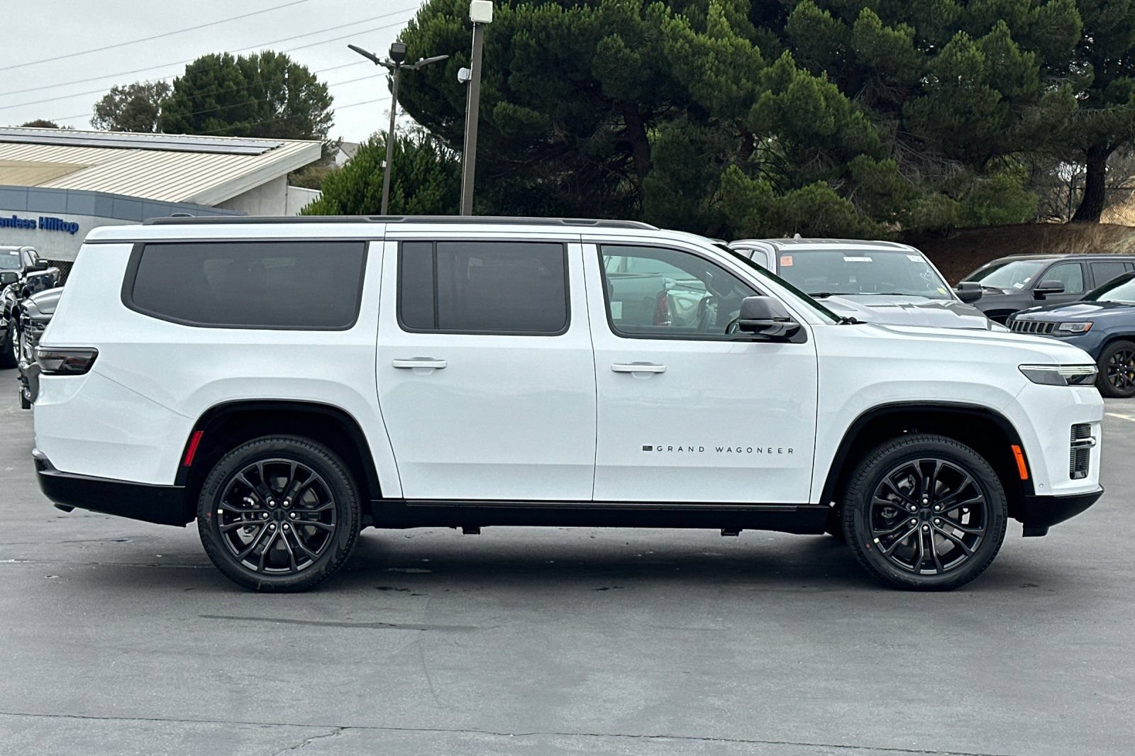 New 2026 Jeep Grand Wagoneer L Summit AWD/4WD image 3