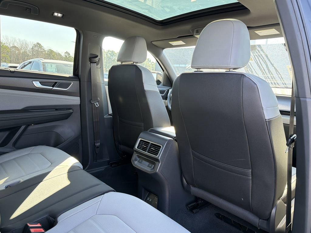 New 2026 Volkswagen Atlas Cross Sport SEL R-Line AWD/4WD image 17