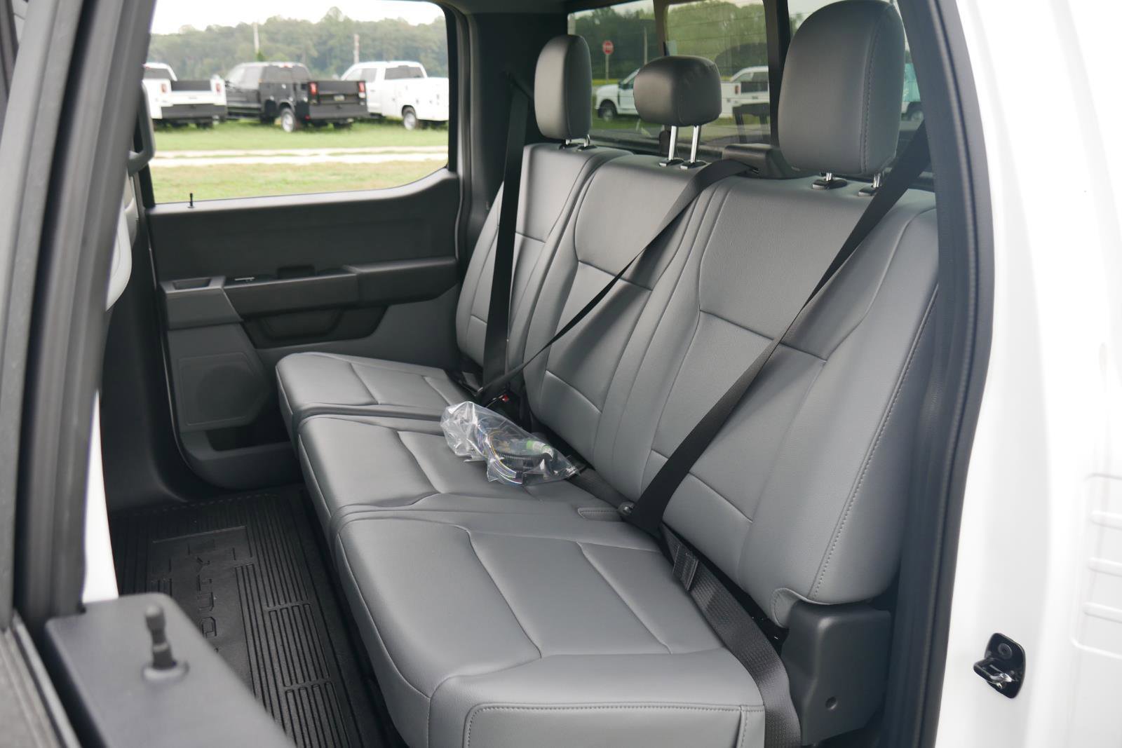 New 2025 Ford F350 XL w/ XL Chrome Package image 19