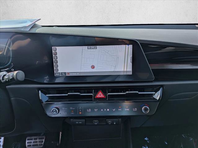 Used 2024 Kia Niro EX Touring image 15