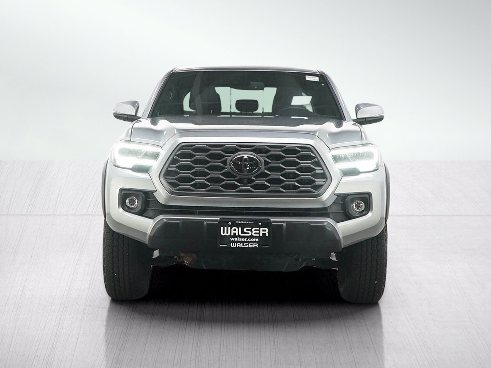 Used 2022 Toyota Tacoma TRD Off-Road w/ TRD Premium Off Road Package AWD/4WD image 8