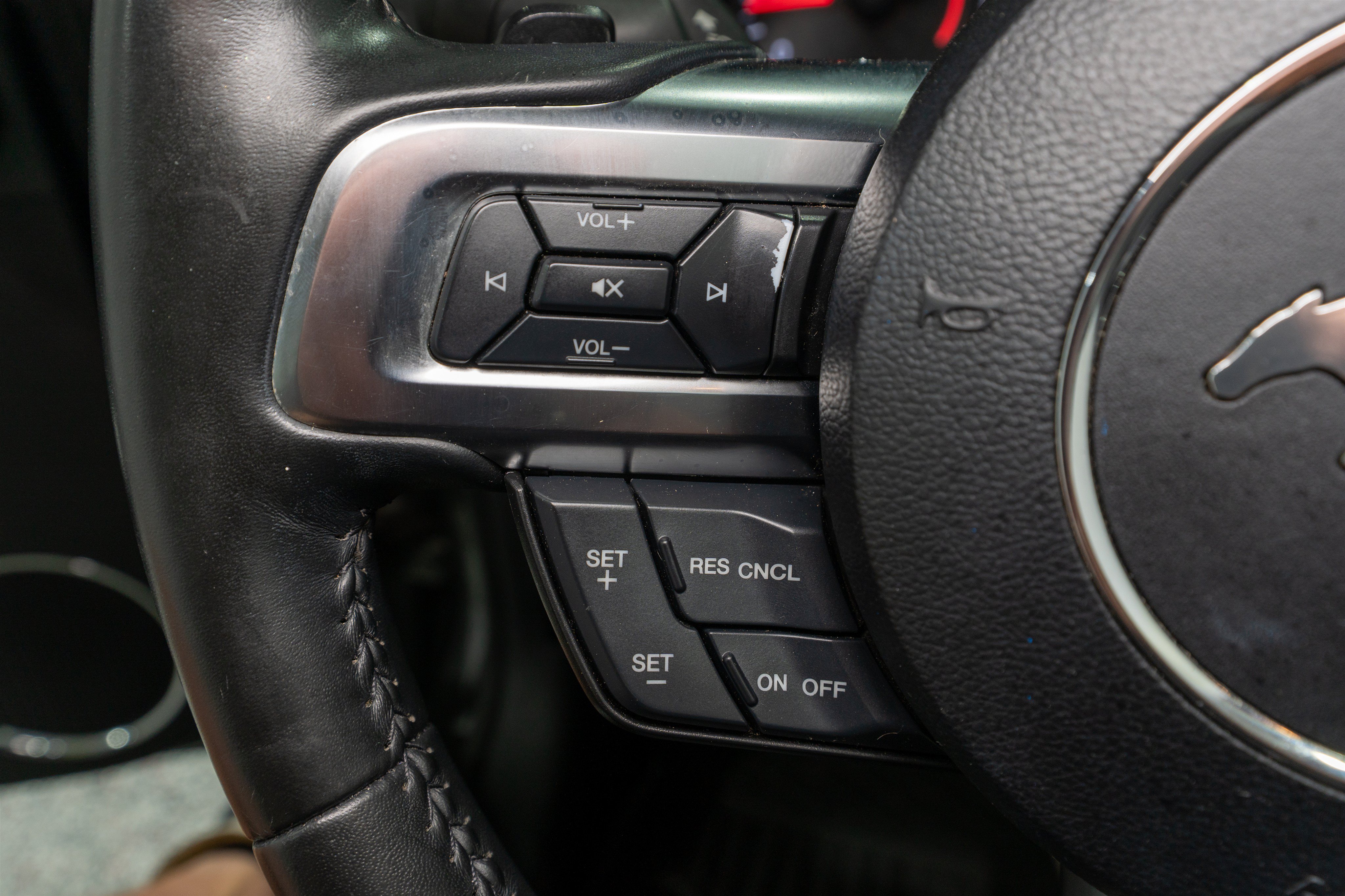 Used 2018 Ford Mustang Premium RWD image 28