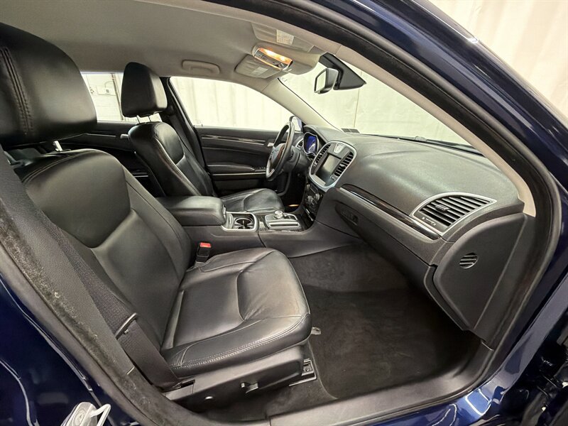Used 2015 Chrysler 300 Limited w/ Driver Convenience Group RWD image 13
