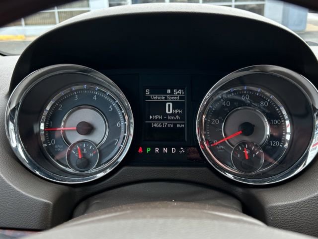 Used 2012 Chrysler Town & Country Limited image 42