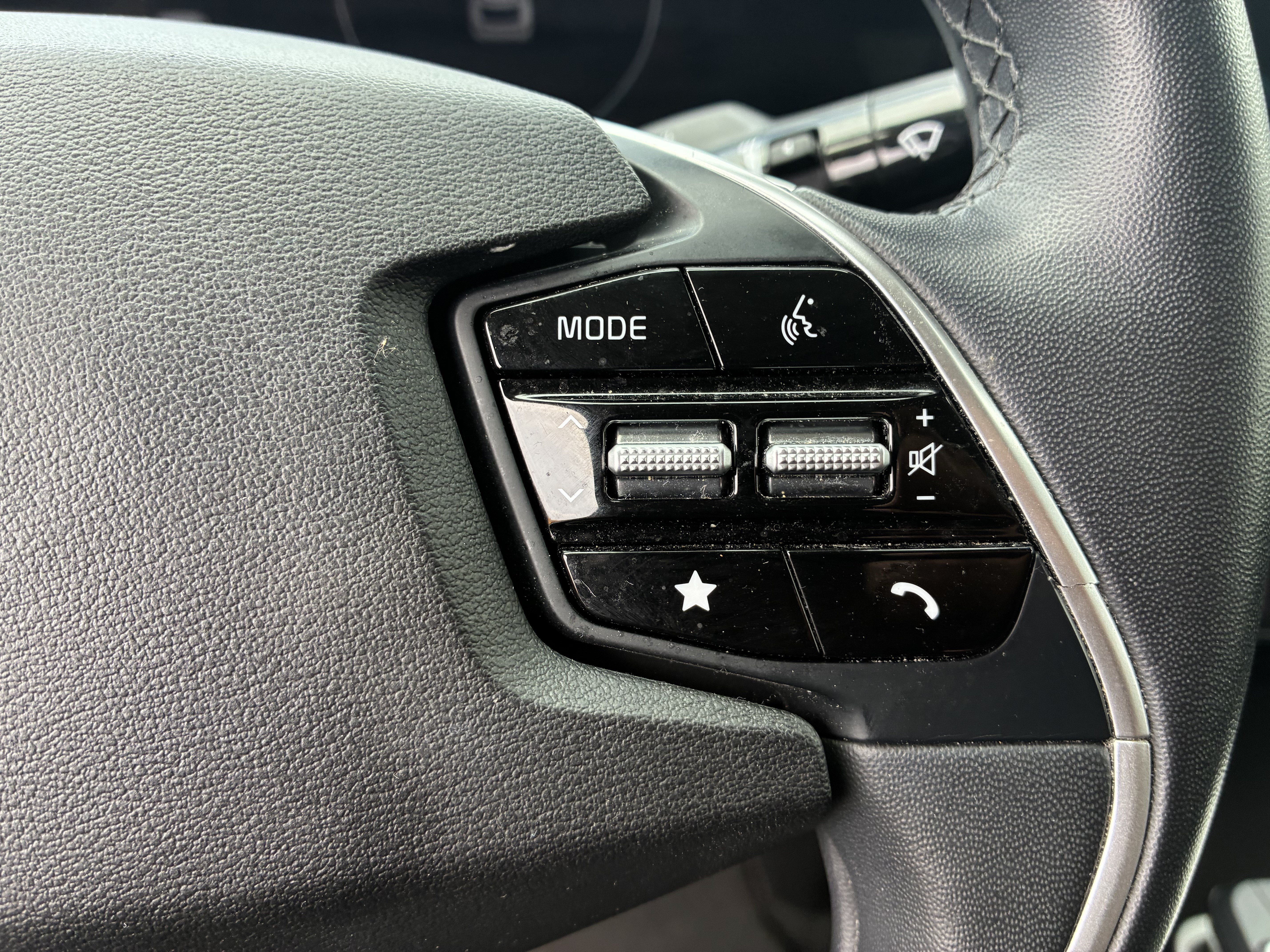 Used 2022 Kia EV6 Wind RWD image 26