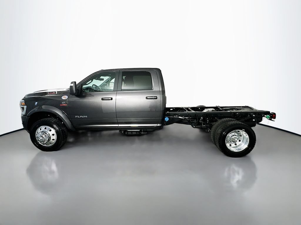 New 2026 RAM 5500 4x4 Crew Cab w/ Laramie Trim Package image 4
