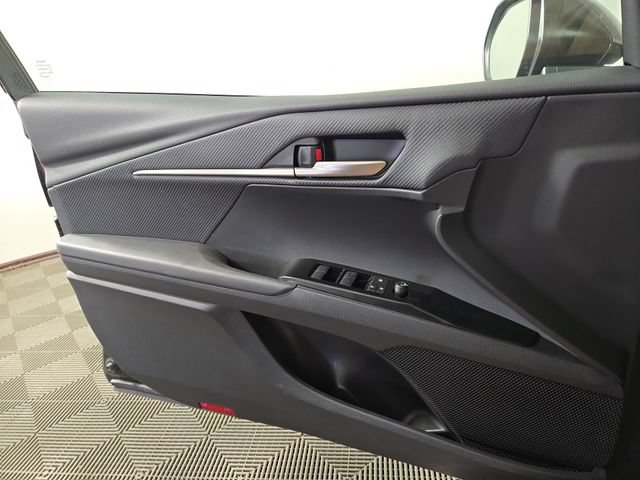 Used 2025 Toyota Camry SE FWD image 28