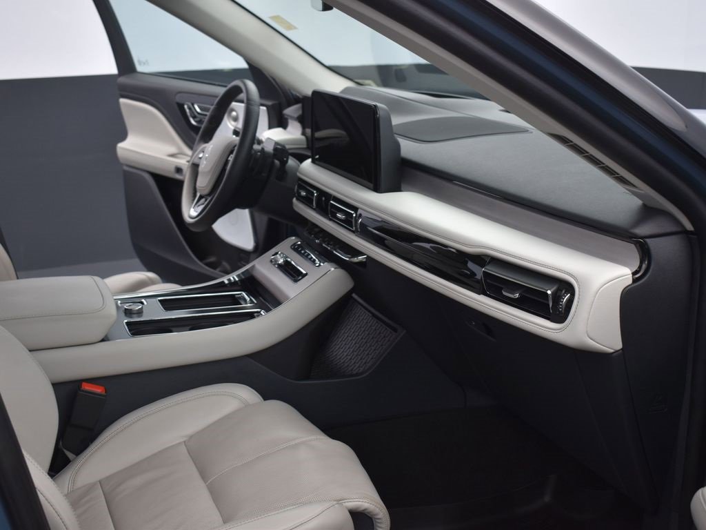 Certified 2025 Lincoln Aviator Reserve w/ Equipment Group 201A image 15