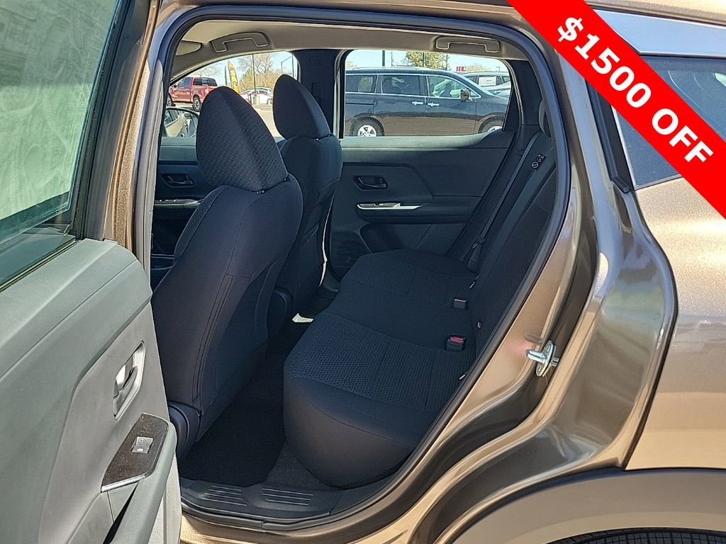 New 2025 Nissan Kicks S image 12