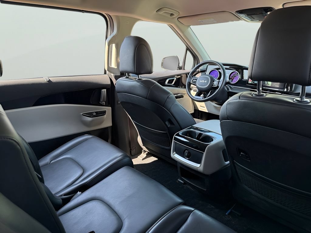 Used 2024 Kia Carnival EX FWD image 21