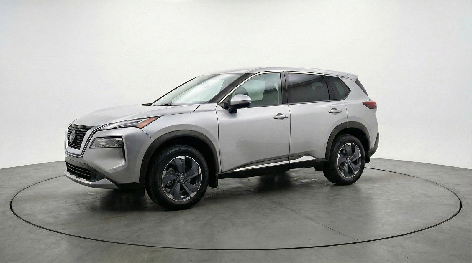 Used 2025 Nissan Rogue SV image 3