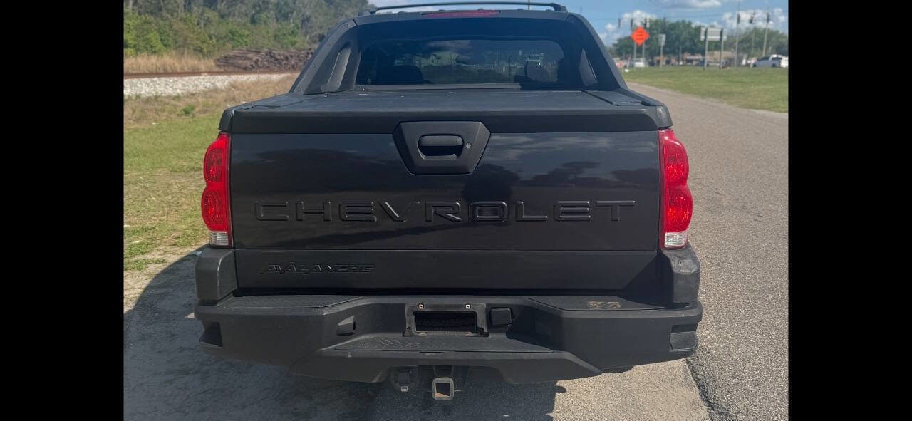 Used 2003 Chevrolet Avalanche 4x4 w/ Suspension Package, Off-Road image 9
