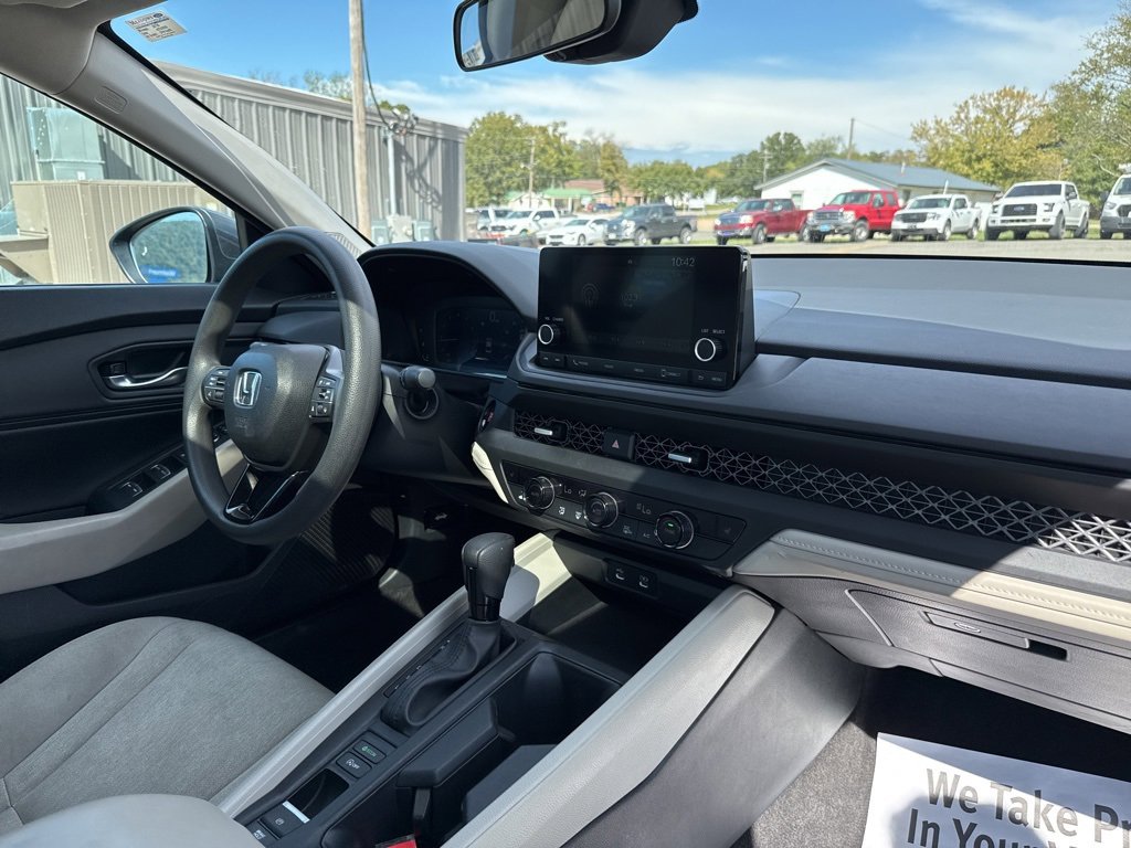 Used 2023 Honda Accord EX image 19