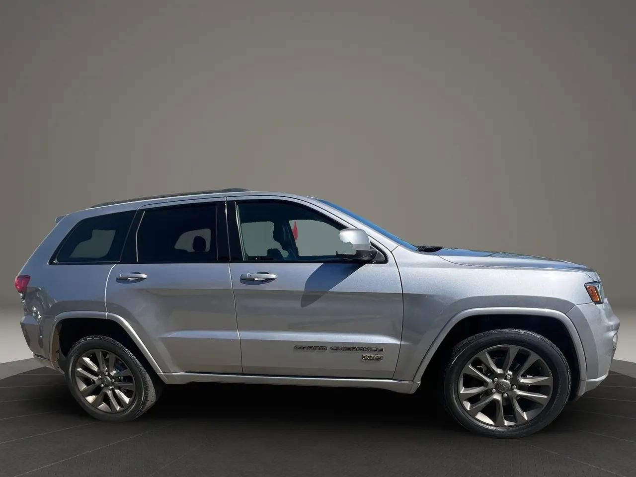 Used 2016 Jeep Grand Cherokee Limited 75th Anniversary AWD/4WD image 6