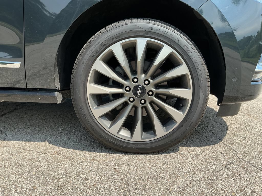 Used 2021 Lincoln Navigator L Reserve AWD/4WD image 12