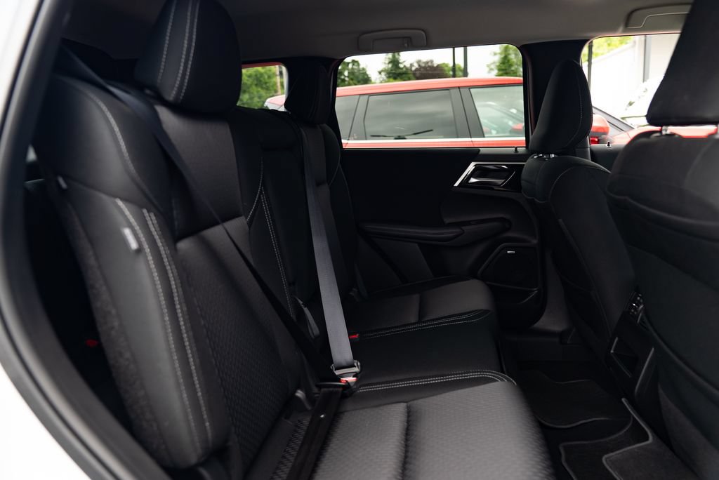 Used 2025 Mitsubishi Outlander ES AWD/4WD image 21