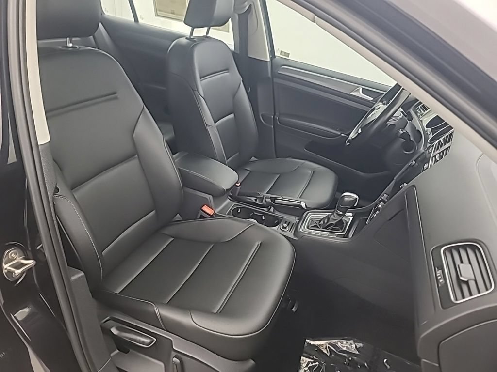 Used 2018 Volkswagen Golf SE FWD image 14