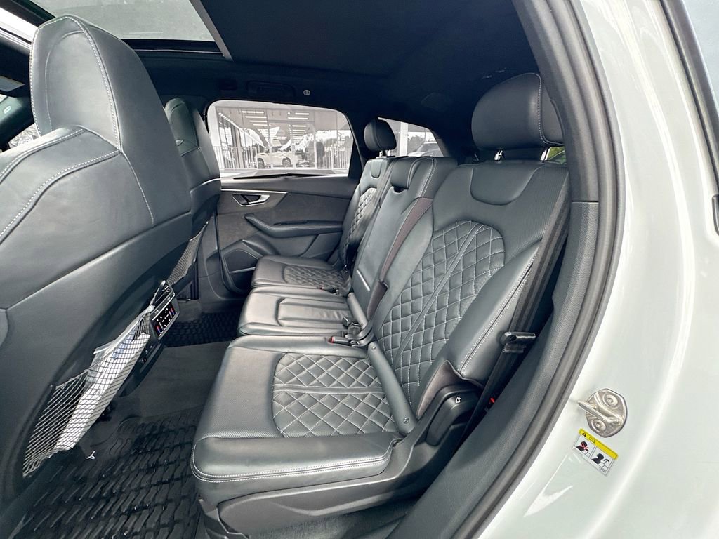 Used 2022 Audi SQ7 Prestige w/ Prestige Package image 27